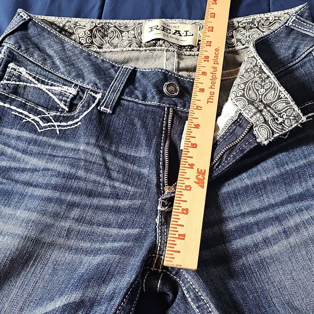 Ariat Indigo Bootcut Jeans with White Contrast Stitching - Picture 13 of 16